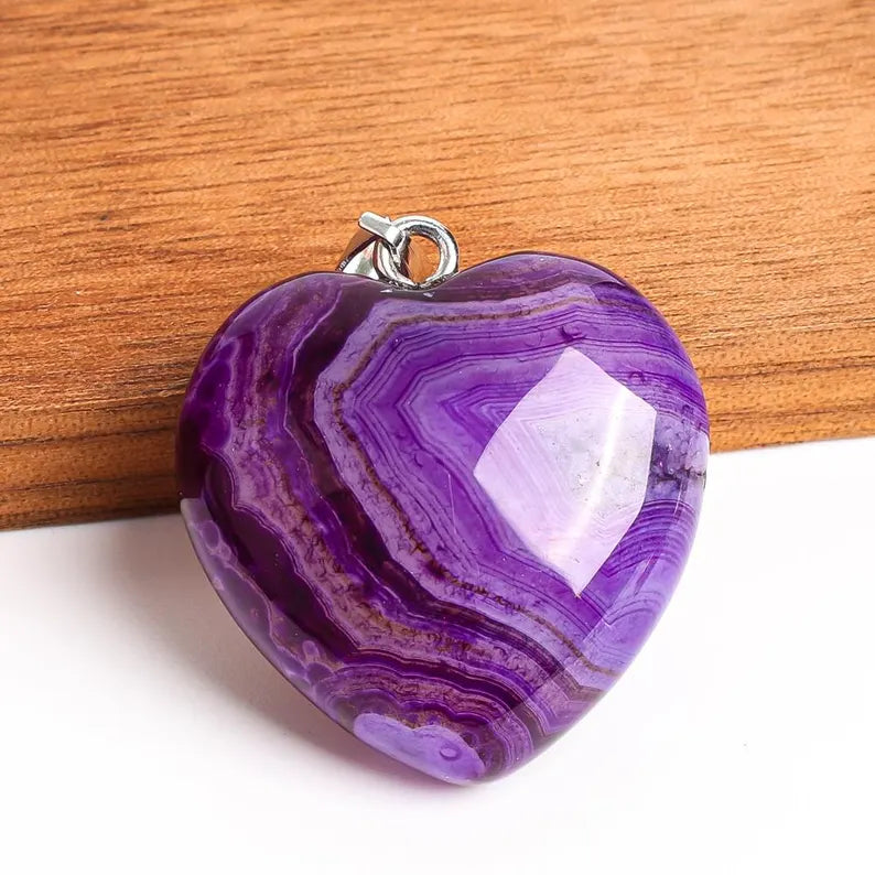 Nye Brazilian AGATE Hjerteanheng m/ Silverplated Kjede, Purple - 30mm