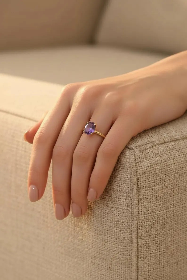 Vakker og Mareshia "Solitaire" enstens 10x8mm Ametyst Ring, Gold Vermeil ( 925s Silver )