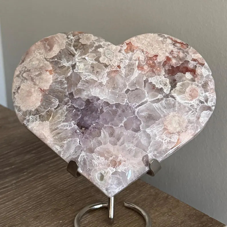 Statement Flower Agate with Amethyst Heart, 870gram , ca 14x10cm inkl. stand