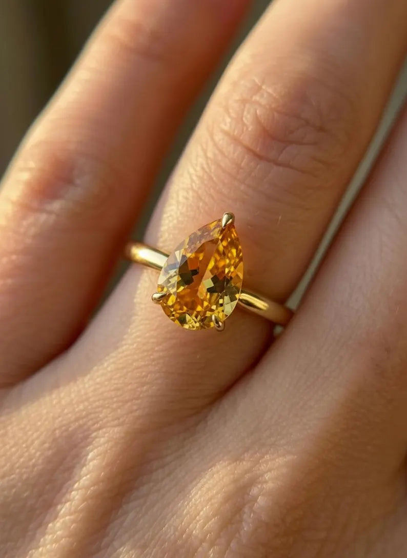Vakker og Mareshia "Solitaire" enstens 9x7mm Citrine Ring, Gold Vermeil ( 925s Silver )