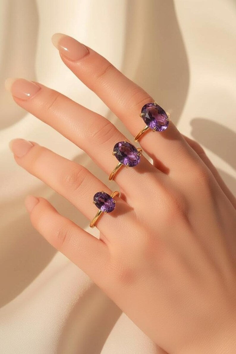 Vakker og Mareshia "Solitaire" enstens 10x8mm Ametyst Ring, Gold Vermeil ( 925s Silver )