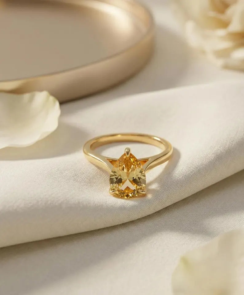 Vakker og Mareshia "Solitaire" enstens 9x7mm Citrine Ring, Gold Vermeil ( 925s Silver )
