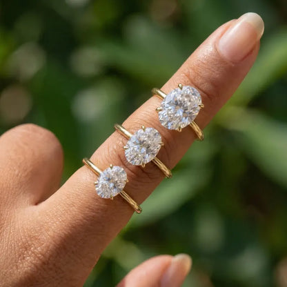 Vakker og Mareshia "Solitaire" enstens 10x8mm Simulated Diamond CZ Ring, Gold Vermeil ( 925s Silver )