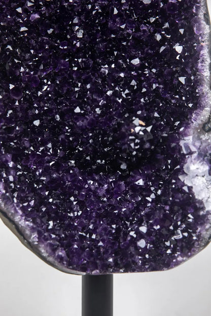 MÅNEDENS KUPP - 50% OFF + FREE FRAKT + BONUSGAVE / ARTIGA URUGUAY AMETYST EXTREME HIGH QUALITY, OPEN GEODE m/STATIV- 92x28x23cm, AWS0956