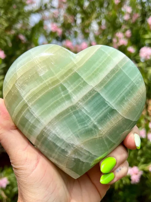 Extra Stort og flott Carribean Calcite Green banded ( mønstert ) Pistachio Hjertesten , XXL ca. 90 - 100mm