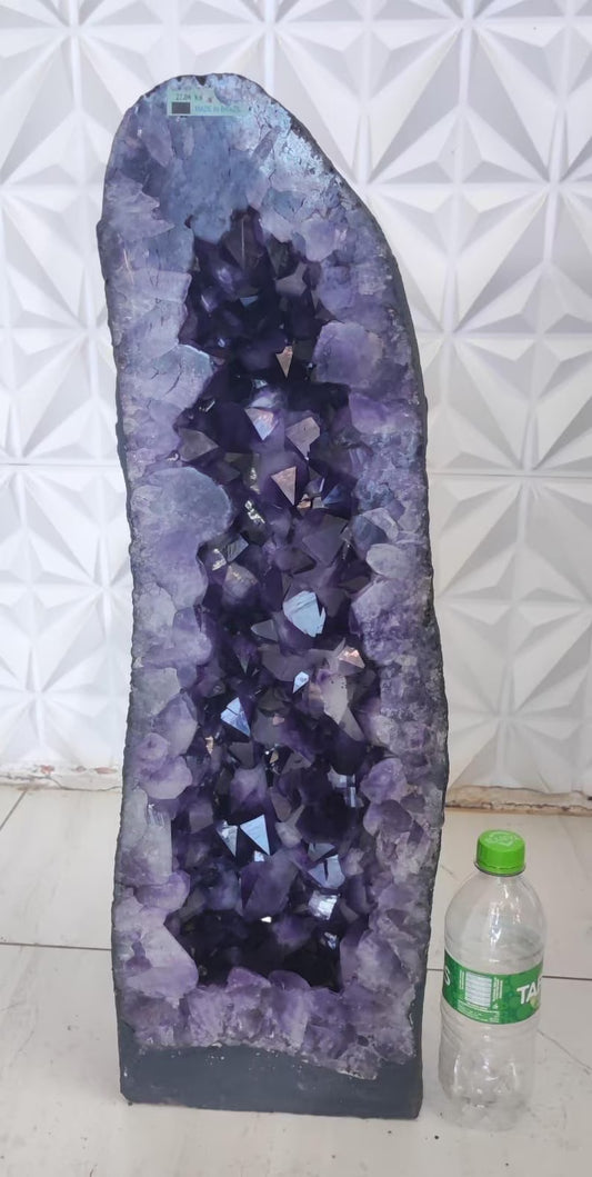 Månedens Utvalgte / High Quality Premium Tall AMETYST GEODE - Inntil 40% OFF + Fri Frakt - Unique Natural Crystal Cluster - 64x21x15cm m/Stativ - 28kg