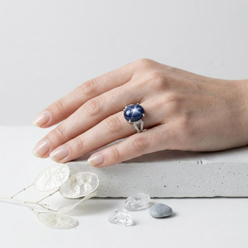 Ny og vakker Art Deco ( Sterling Silver) Oval Blue Star Sapphire ( Lab Created )