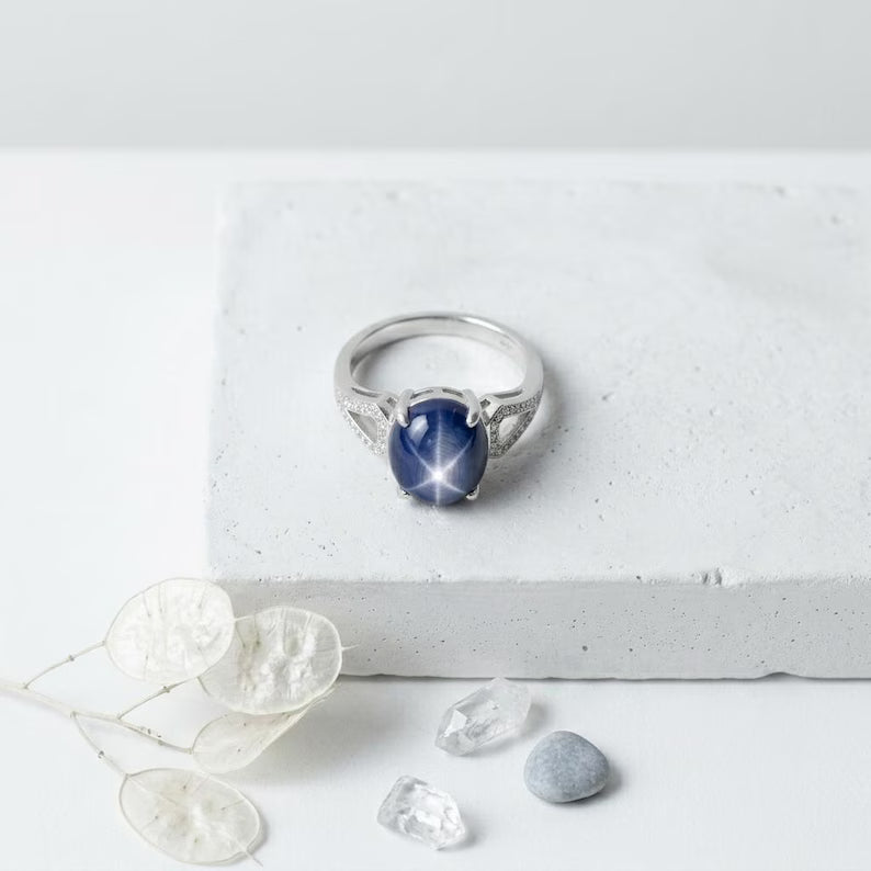 Ny og vakker Art Deco ( Sterling Silver) Oval Blue Star Sapphire ( Lab Created )