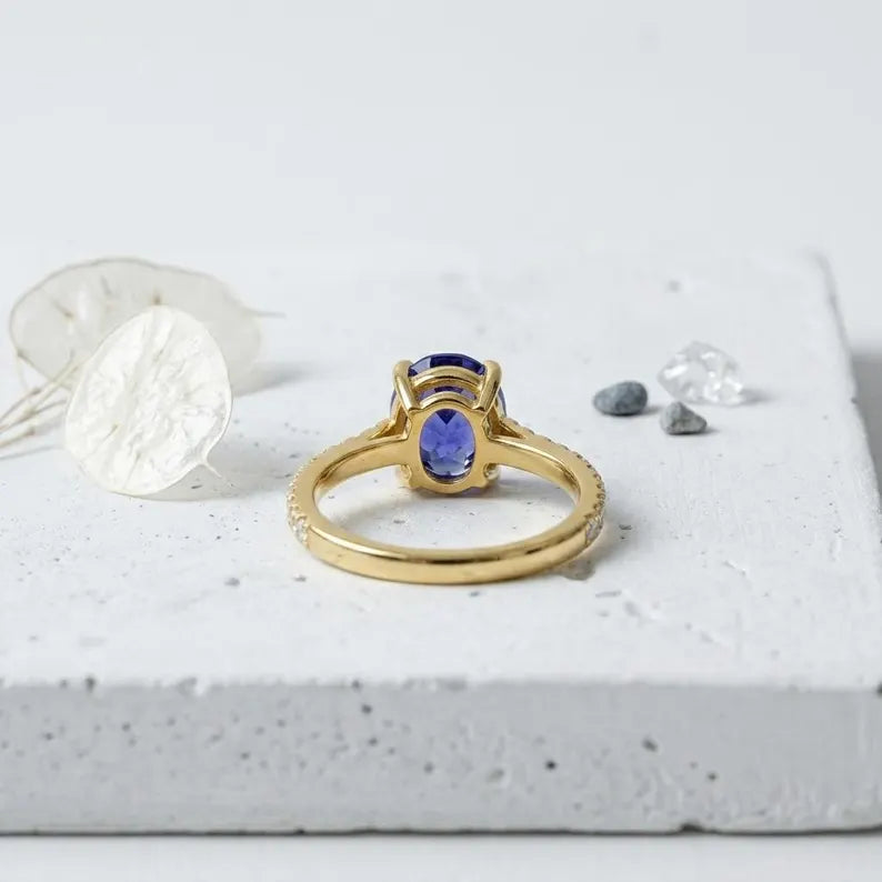 Vakker Art Deco "Solitaire" enstens Tanzanite 8x10mm Spinell Ring, Gold Vermeil ( 925s Silver )