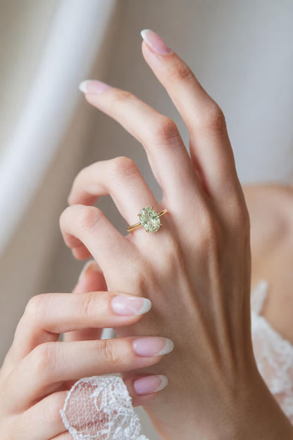 New Mareshia "Solitaire" enstens 11x9mm Mint Green Ametyst (Prasiolite) Ring, Goldplated ( 925s Silver )
