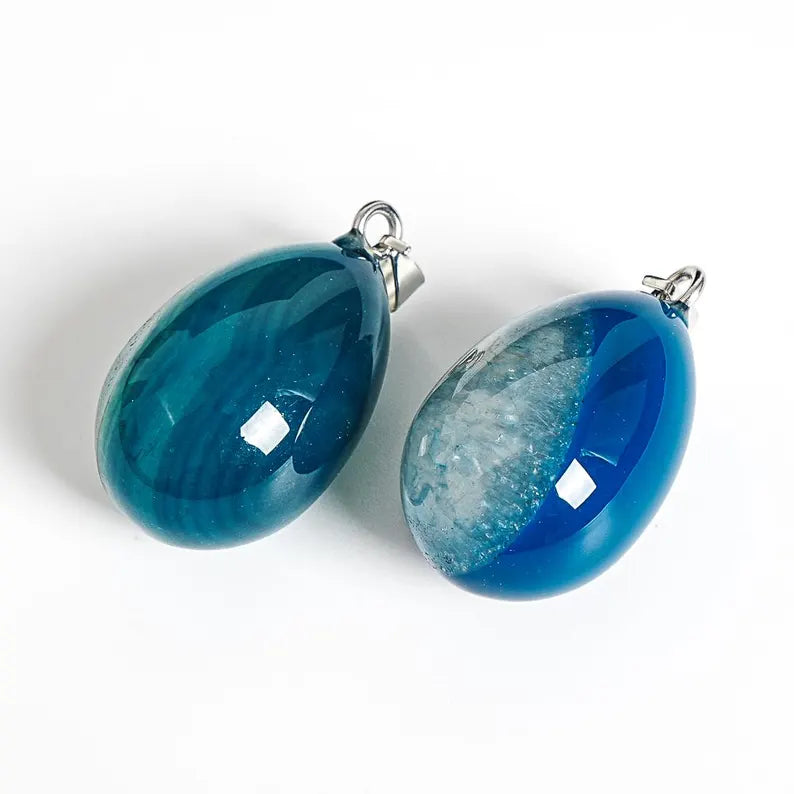 Nye Brazilian AGATE Teardrop - anheng m/ Silverplated Kjede, Lake Blue - 30mm