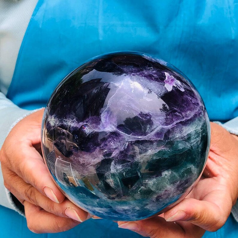 XL Fluorite Rainbow Quartz Sphere , ca. 10cm / 1.3 - 1.5 kg