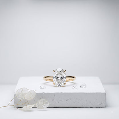 Vakker Mareshia "Solitaire" enstens 11x9mm Simulated Diamond CZ Ring, Goldplated ( 925s Silver )