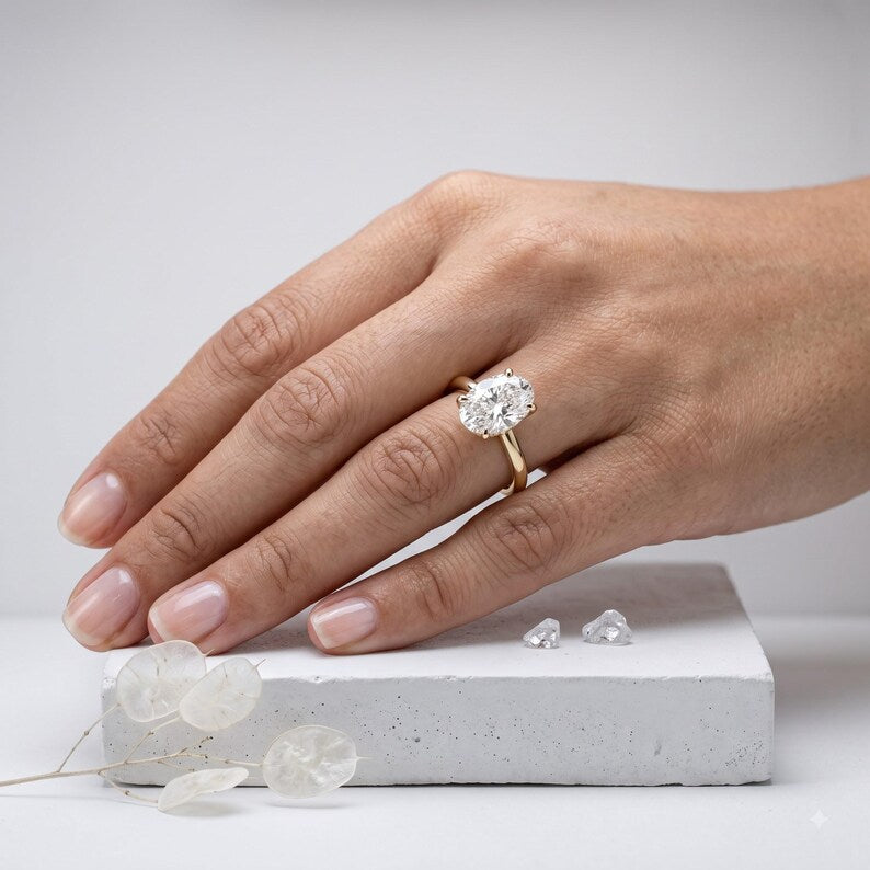 Vakker Mareshia "Solitaire" enstens 11x9mm Simulated Diamond CZ Ring, Goldplated ( 925s Silver )