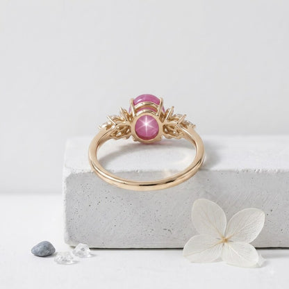 Ny og vakker Art Deco ( 14k Gold over Sterling Silver) Marquise Sapphire Cluster Ring with Oval Star RUBY ( Lab Created )