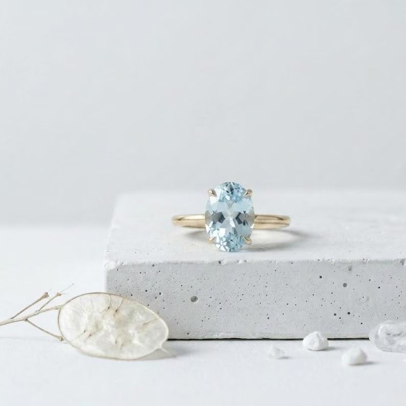 Vakker og Mareshia "Solitaire" enstens 10x8mm Aquamarine Ring, Gold Vermeil ( 925s Silver )