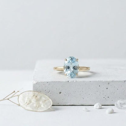 Vakker og Mareshia "Solitaire" enstens 10x8mm Aquamarine Ring, Gold Vermeil ( 925s Silver )
