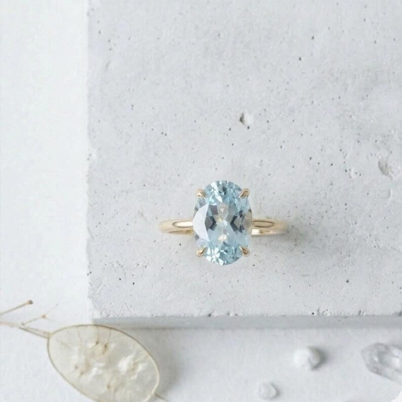 Vakker og Mareshia "Solitaire" enstens 10x8mm Aquamarine Ring, Gold Vermeil ( 925s Silver )