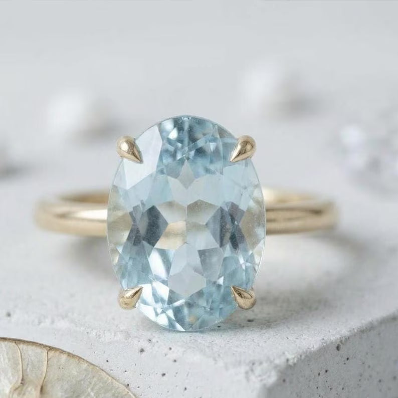 Vakker og Mareshia "Solitaire" enstens 10x8mm Aquamarine Ring, Gold Vermeil ( 925s Silver )