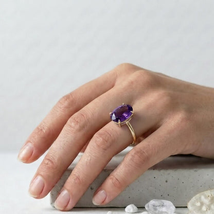 Vakker Mareshia "Solitaire" enstens 11x9mm Ametyst Ring, Goldplated ( 925s Silver )