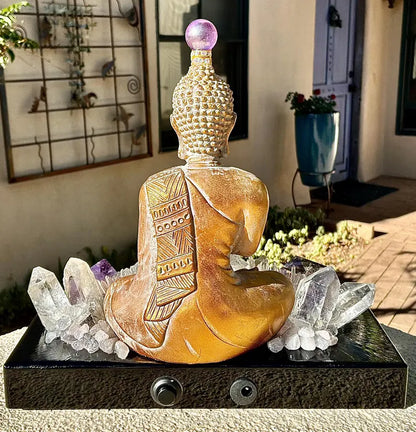 Fantastisk håndlaget Kvarts Krystall Lampedekorasjon med bla. Ametyst, Aura Quartz og Klar Kvarts, GOLDEN SITTING BUDDHA Design - “ STAR SEED SACRED SPIRITUAL GROWTH "