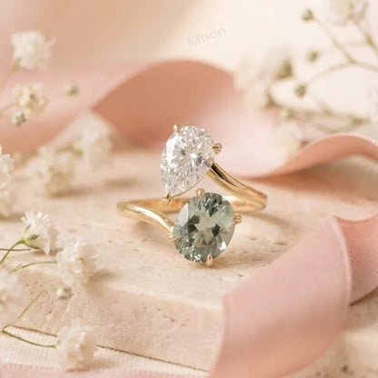 Ny og vakker "Toi et Moi" Ring - 14k Gold ( 925s Silver ) Pear Moissanite & Green Amethyst ( Lab Created ) Double Stone