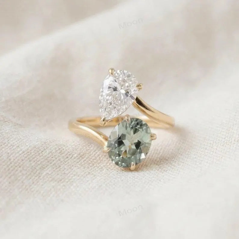 Ny og vakker "Toi et Moi" Ring - 14k Gold ( 925s Silver ) Pear Moissanite & Green Amethyst ( Lab Created ) Double Stone