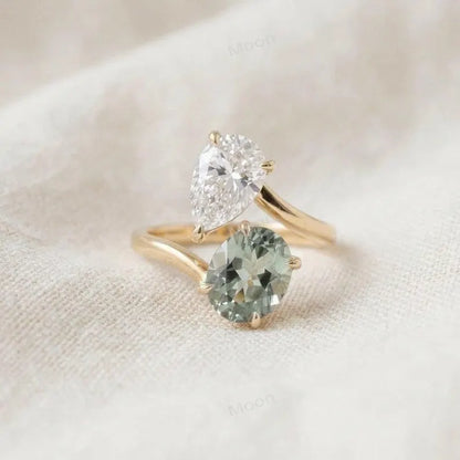 Ny og vakker "Toi et Moi" Ring - 14k Gold ( 925s Silver ) Pear Moissanite & Green Amethyst ( Lab Created ) Double Stone