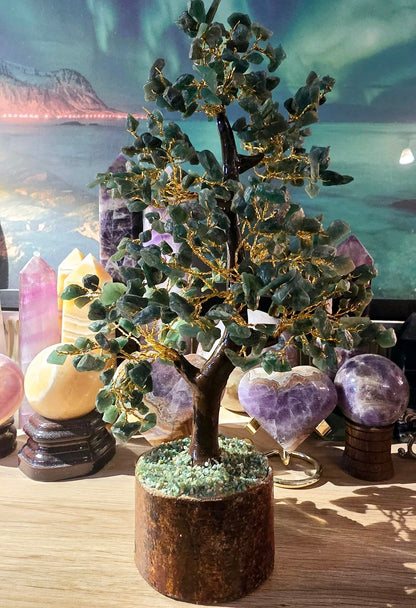 KAMPANJE / håndlaget Indisk 500 Chips Bonsai Lykketre 25 - 30cm med Green Quartz ( Aventurine ) Chips stener