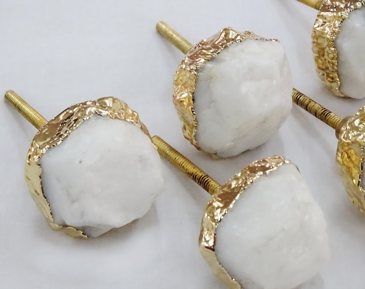 Vakre og store White Quartz Gold Electroplated knotter , 6 pack, 35x40mm