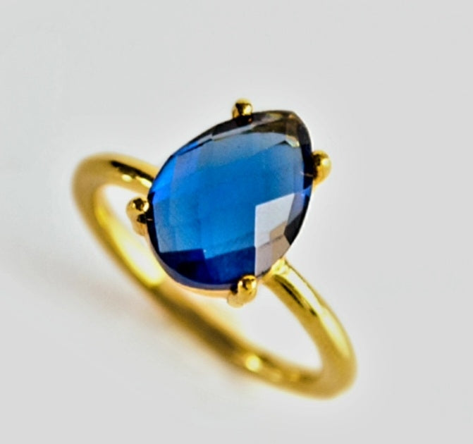 Vakre "Solitair Tear Drop" Designring m/enkel innfatning og 12x9mm sten, KYANITE - September Birthstone
