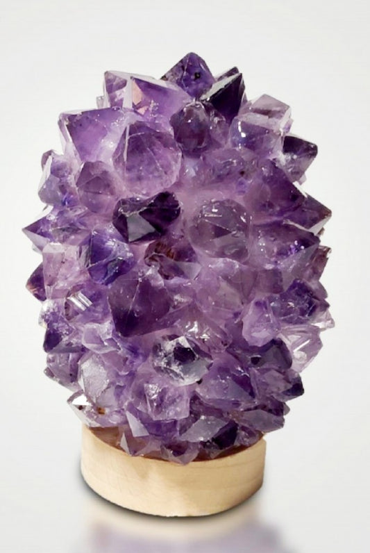 Nyhet 2024 / Unik, hÅndlaget RÅ Ametyst Cactus Crystal Lamp m/trebase og usb, ca. 15x10cm, Large