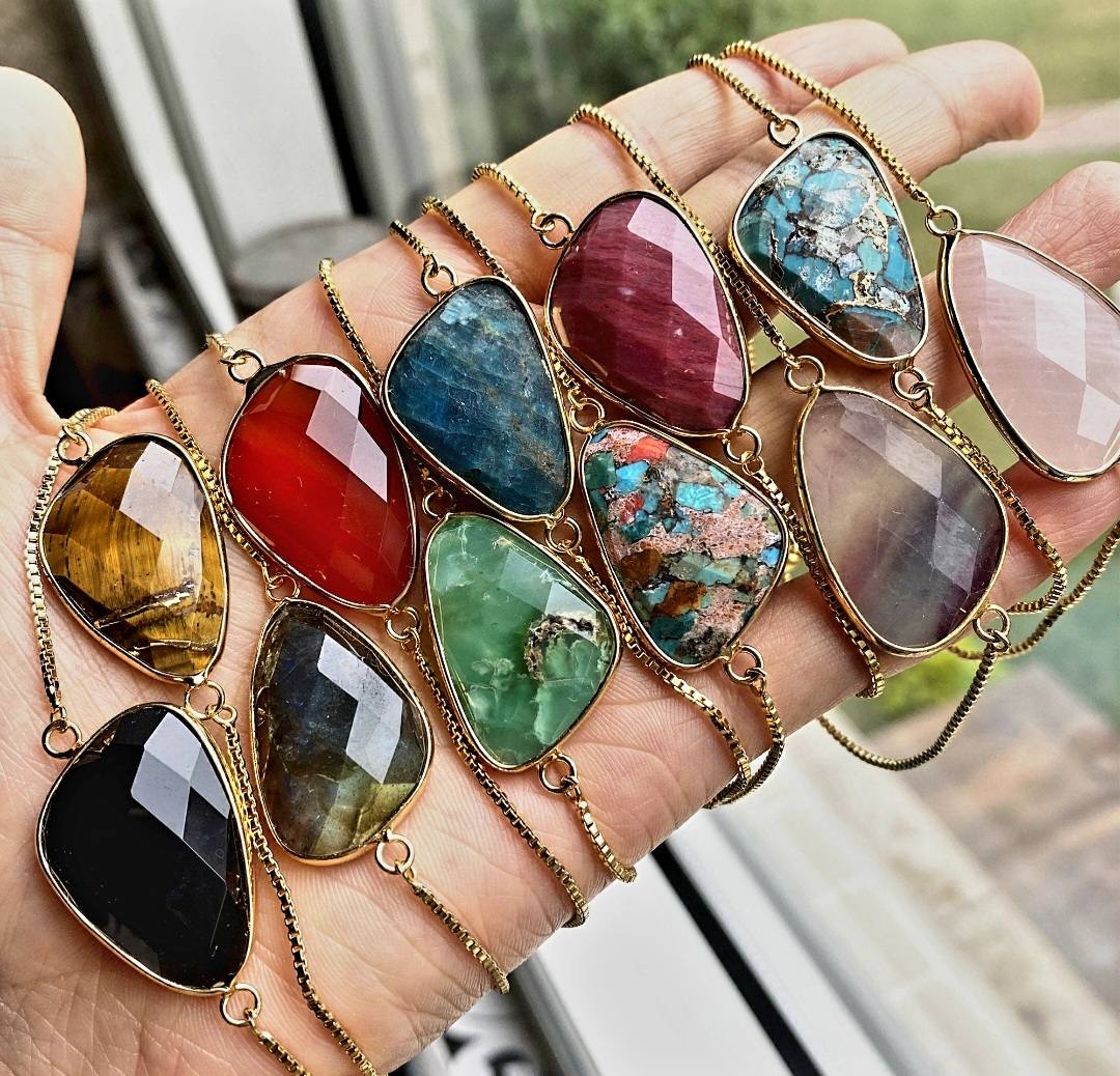 MICCI Design Armbånd , Gold Electroplated m/ Justerbar lenke - 12 Stentyper