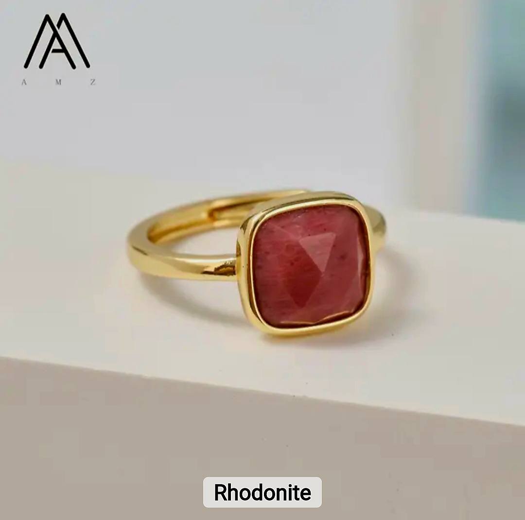 Nye MICCI Design Natural Rhodonite Stone Ring, 18K Goldplated, one size - justerbar