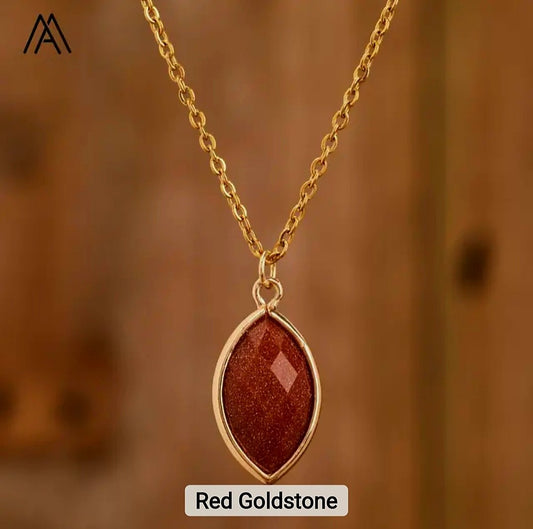 Nytt MICCI Design Oval Stone Kjede, 18K Goldplated, Red Goldstone