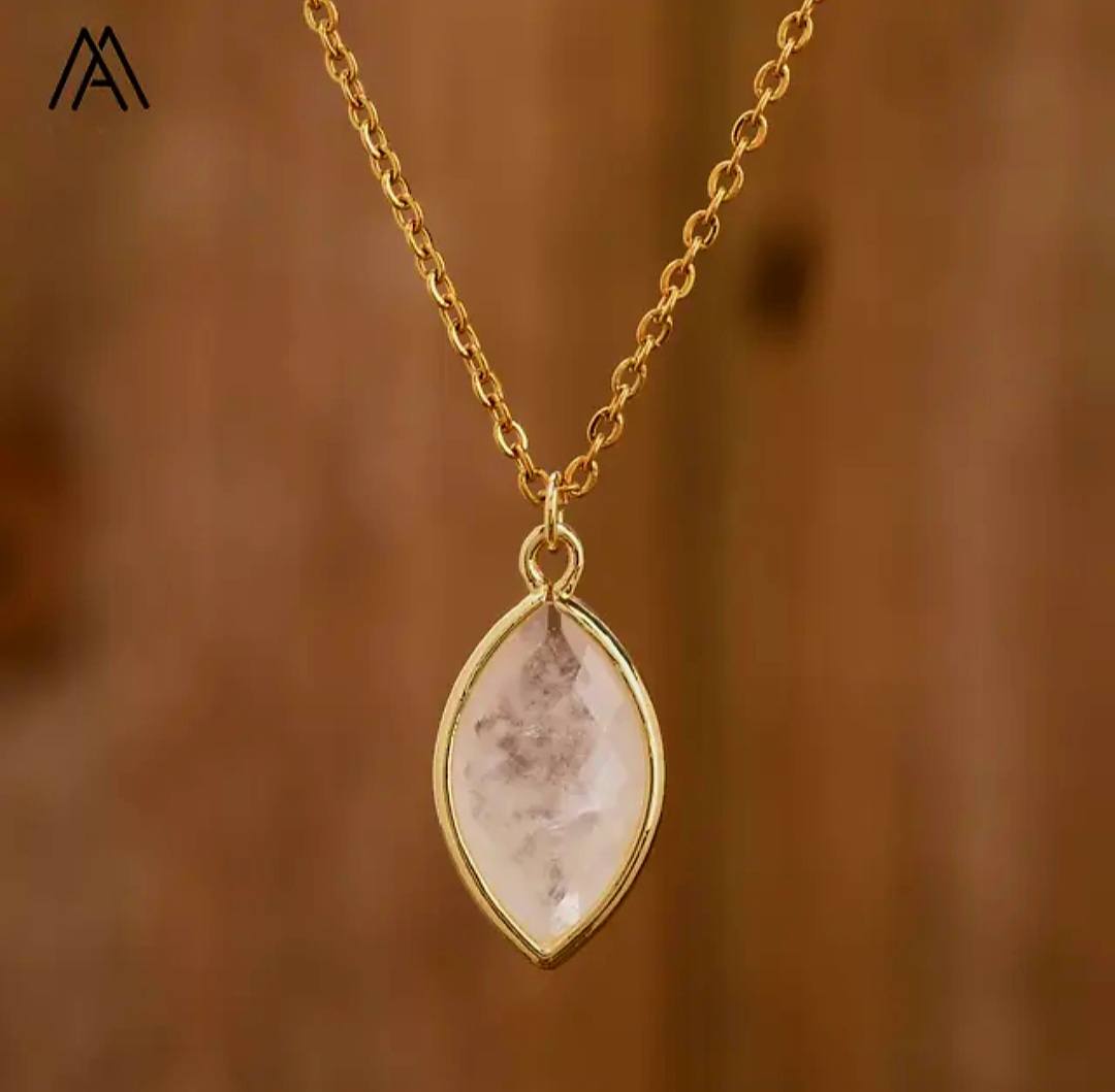Nytt MICCI Design Oval Stone Kjede, 18K Goldplated, Clear Quartz