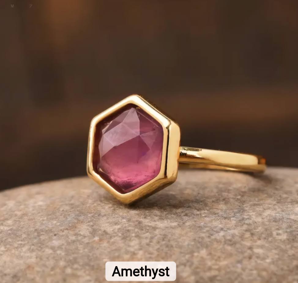 Nye MICCI Design Natural Ametyst Stone Ring, 18K Goldplated, one size - justerbar, 6 kantet