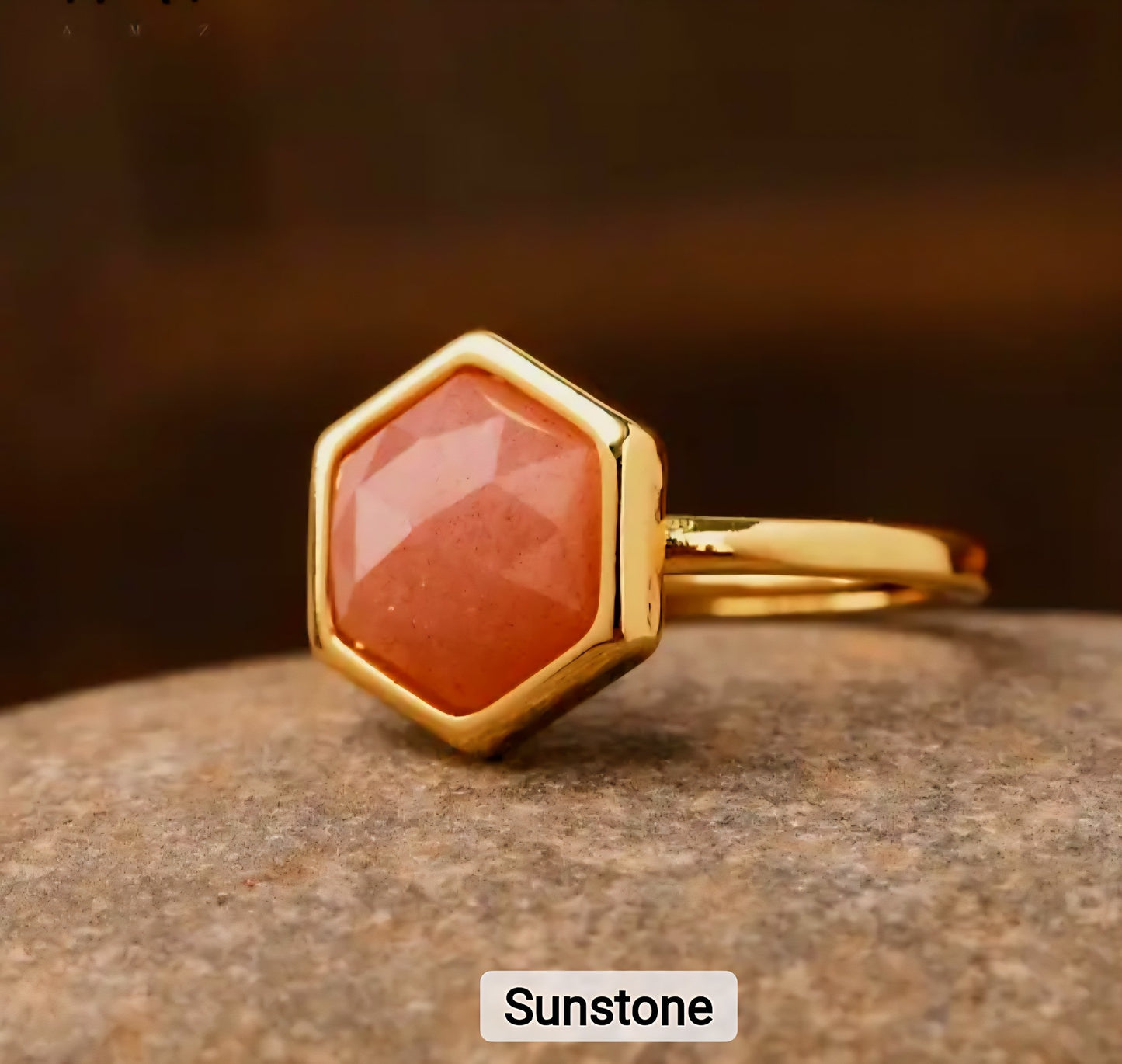 Nye MICCI Design Natural Sunstone Stone Ring, 18K Goldplated, one size - justerbar, 6 kantet