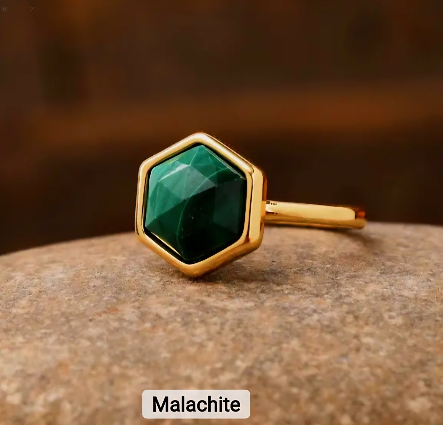 Nye MICCI Design Natural Malachite Stone Ring, 18K Goldplated, one size - justerbar, 6 kantet