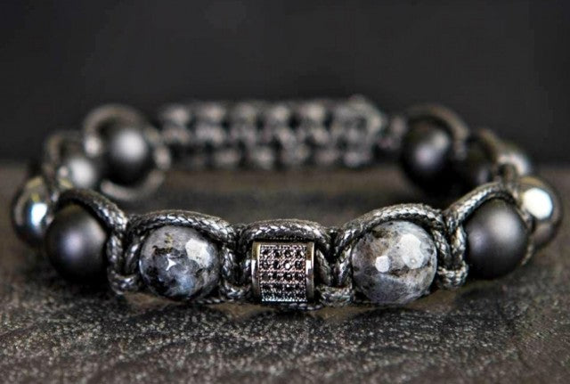 KAMPANJE /Trendy og Exclusivt Shambhala ArmbÅnd , Larvikitt, Hematitt og Sort Onyx  , unisex og justerbare