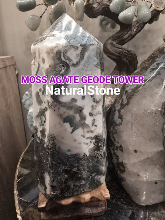 Large MOSS AGATE GEODE Tower , 17cm - 1072gram