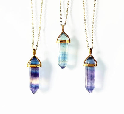 Vakre, Fluorite Rainbow Pendelanheng ca. 40x10mm m/kjede, Goldplated