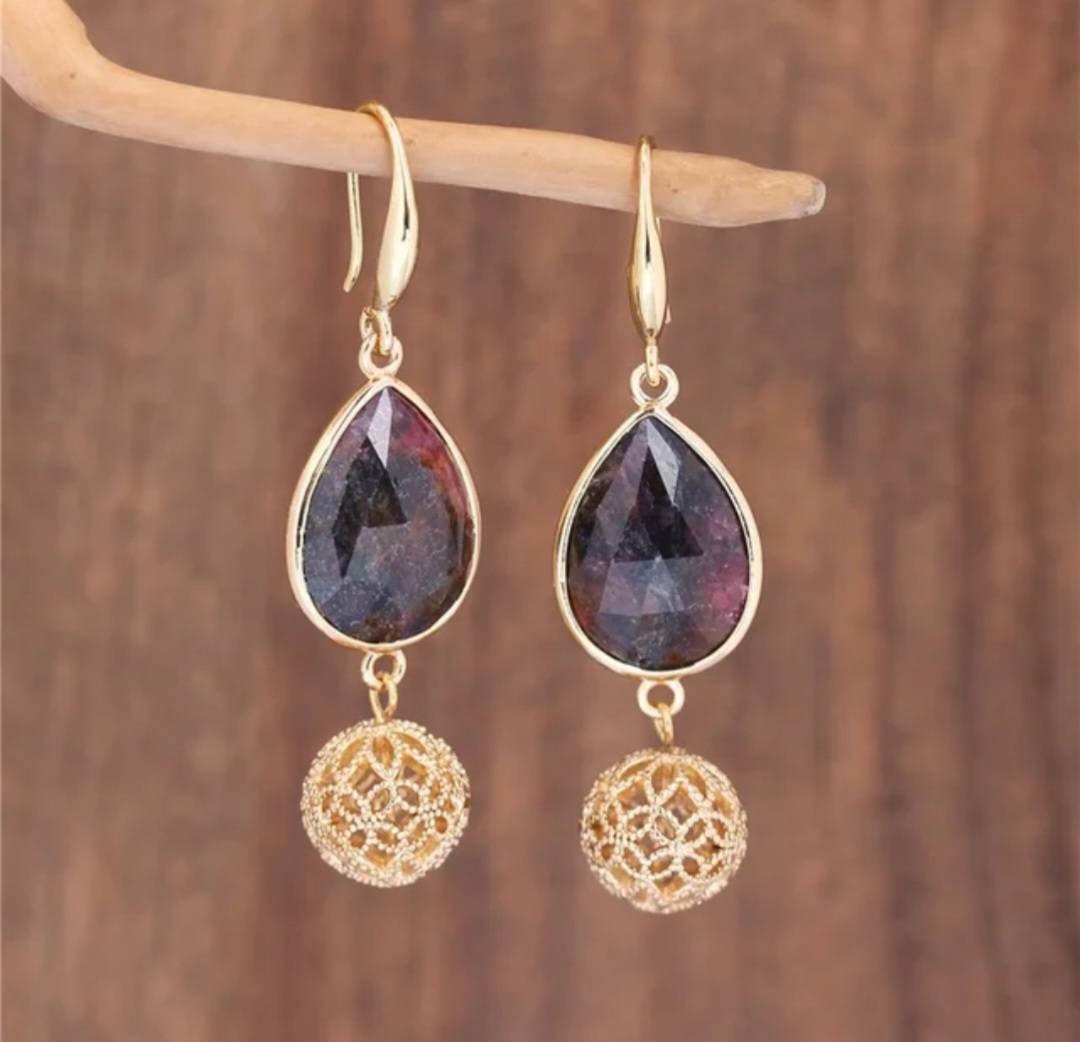 Elegante BOHEMIAN øredobber i Tear Drop Design m/krok, Goldplated - Black Turmaline