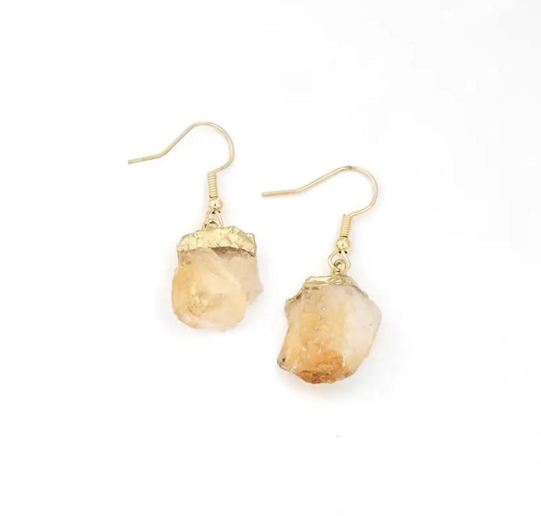 Elegante og enkle øredobber i Ice Cube Drop Design m/krok, Goldplated - Raw CITRINE ( heated ) , small size