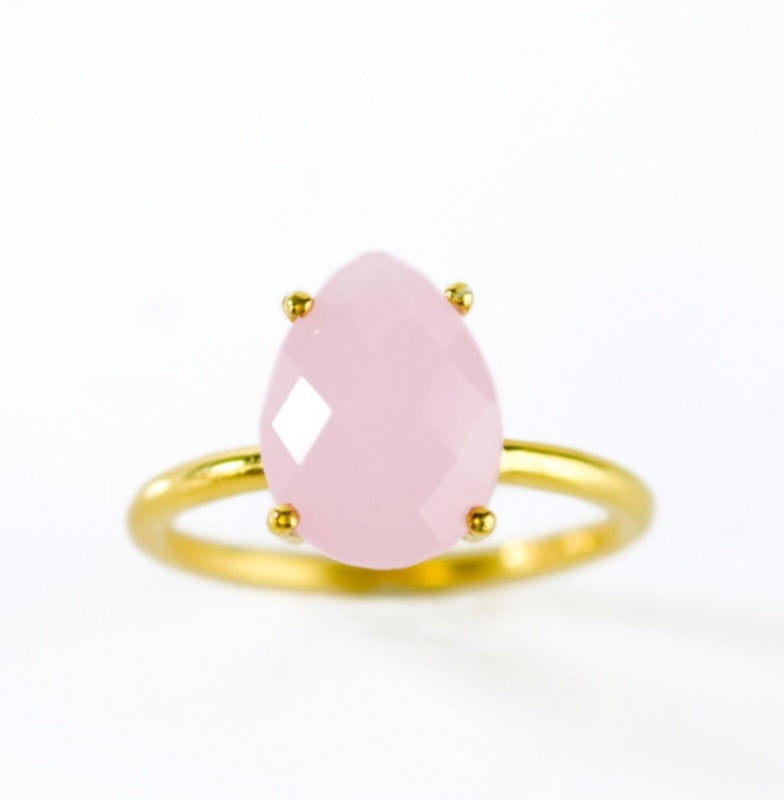 Vakre "Solitair Tear Drop" Designring m/enkel innfatning og 12x9mm sten, PINK Chalsedony- October Birthstone
