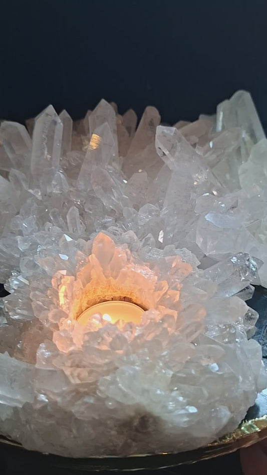 MÅNEDENS UTVALGTE / Stort og unikt Brazilian White & Clear Quartz " Cluster, ca. 32x26x10cm - 7.5kg