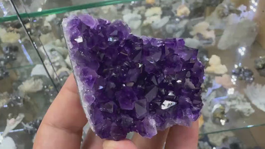 Månedens utvalgte / AAA+ Grade Natural Uruguayan Amethyst Cluster - ca. 100gram 7x5cm