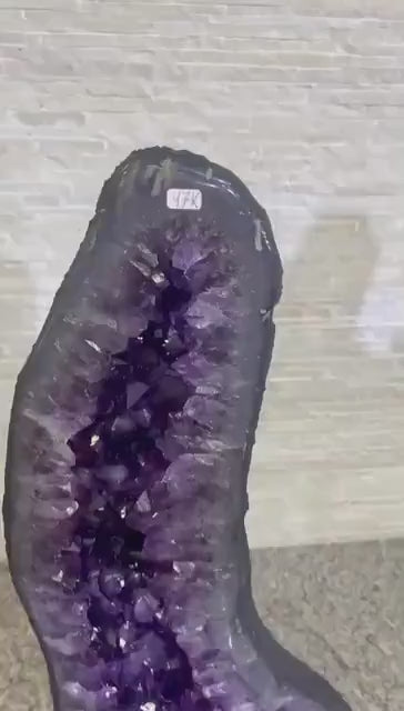 KAMPANJE High Quality Premium Tall AMETYST GEODE - Inntil 40% OFF + Fri Frakt - Unique Natural Crystal Cluster - 108x33x15cm m/Stativ - 45kg