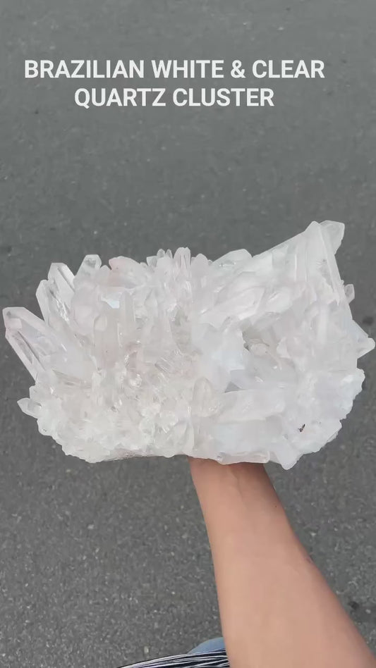 MÅNEDENS UTVALGTE / Stort og unikt Brazilian White & Clear Quartz " Cluster, ca. 32x26x10cm - 7.5kg