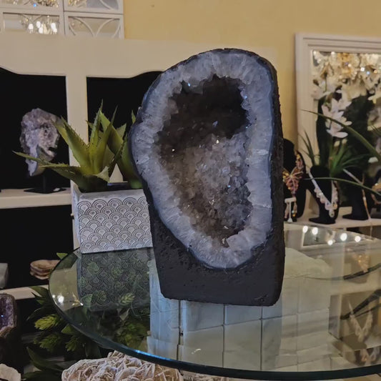 Unique & Exclusive BIG Brazilian Ametyst Geode, ca. 25x15cm - 8kg